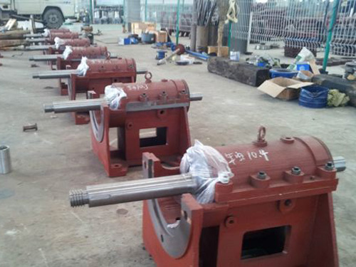 ���{���м�